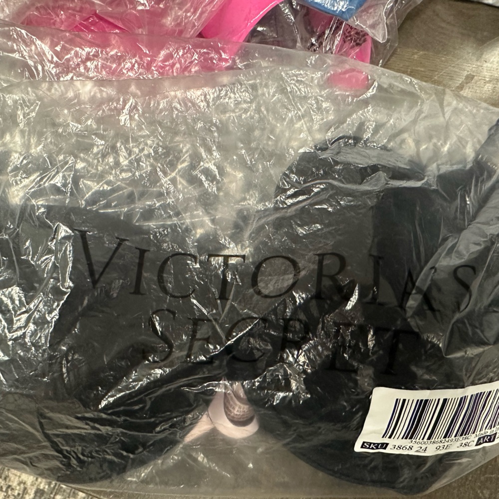 New Victoria Secret bra 38C